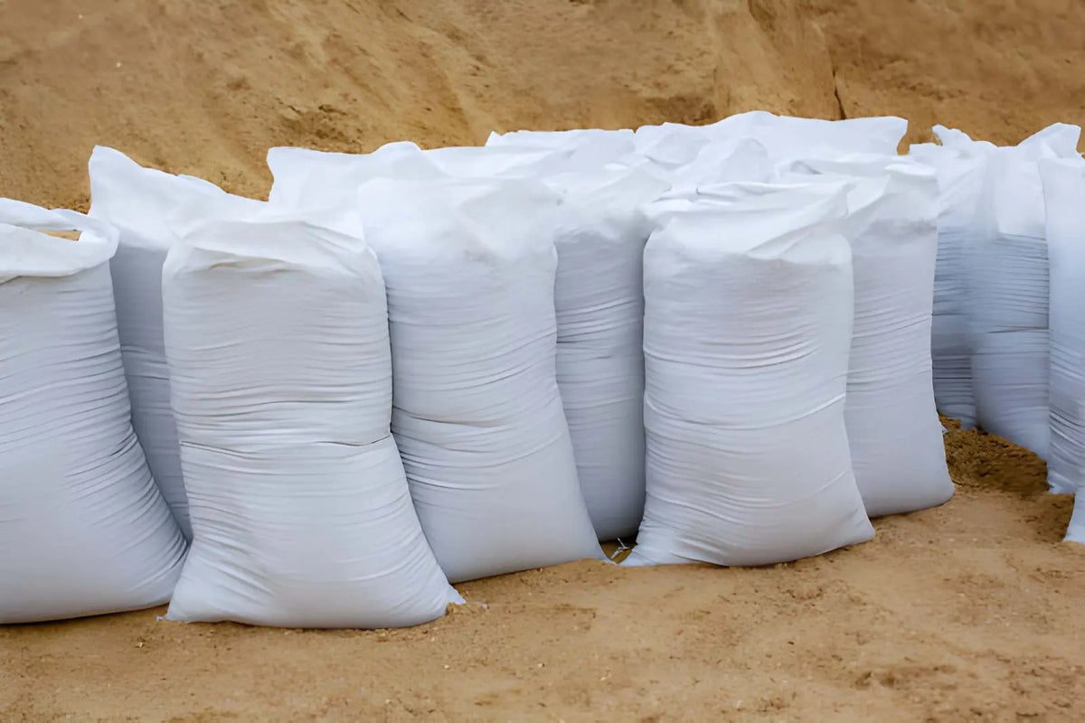 20 Heavy Duty Garden Waste Bags Woven Sacks Polypropylene PP Strong Rubble Sacks Builder Bag Woven Bags Rubble Bag Polypropylene Builder Bag 33 inch X 22 inch (85 cm X 55 cm)