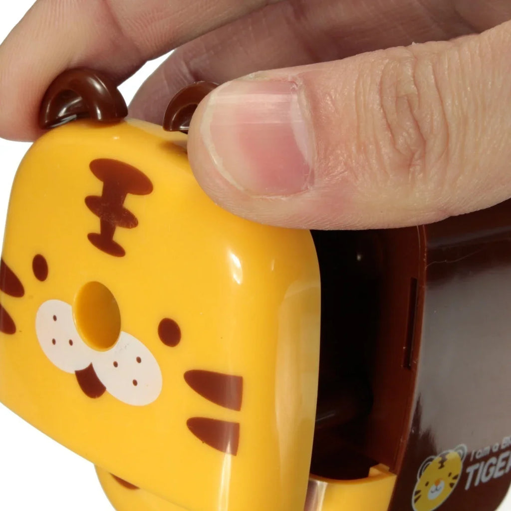Random Logo Sign Animal Shaped Cartoon Panda Tiger Pencil Sharpener Kids School Sipplies Home Office Desktop