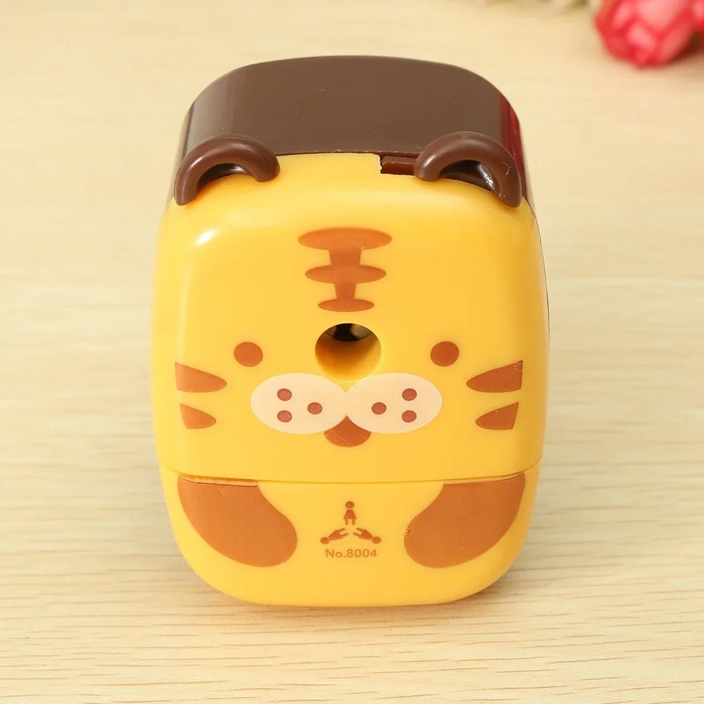 Random Logo Sign Animal Shaped Cartoon Panda Tiger Pencil Sharpener Kids School Sipplies Home Office Desktop